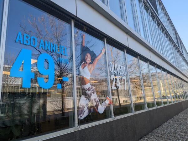 Affiche de salle de sport, abonnement annuel à 49€.