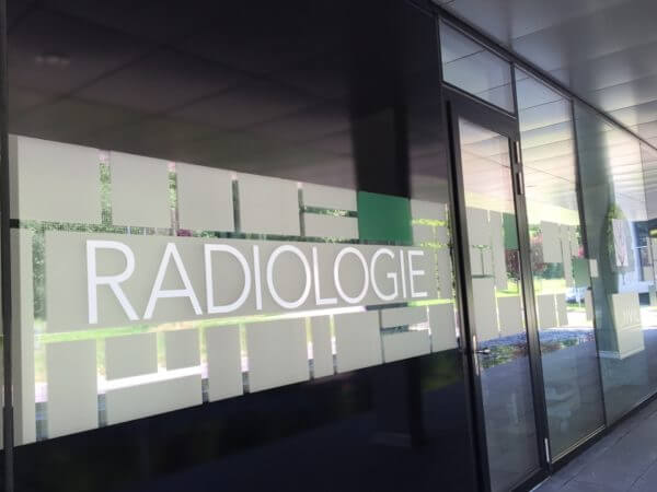 Enseigne d'un cabinet de radiologie.
